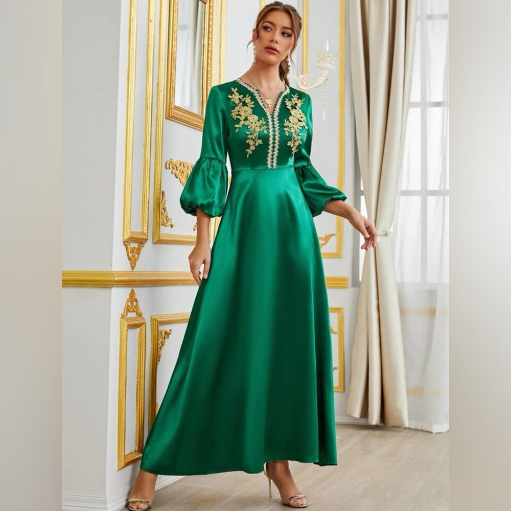 Green Floral Embroidered Lantern Sleeve Dress